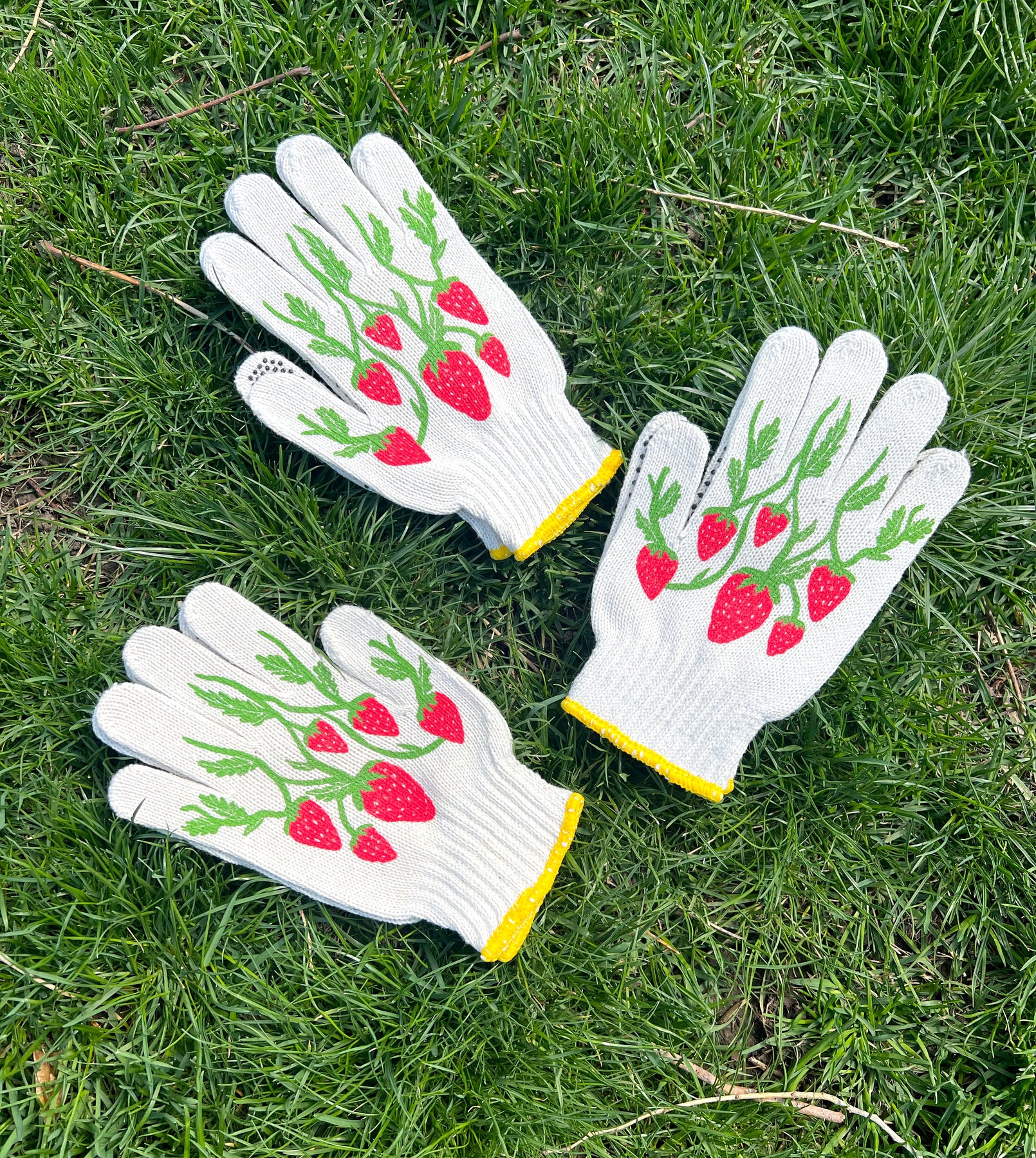 gardening gloves Bee Gardening Gloves Heirloom Carrots