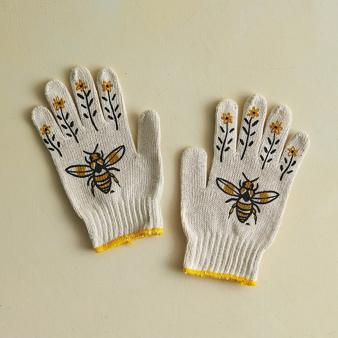 disney gardening gloves Bee Gardening Gloves Heirloom Carrots