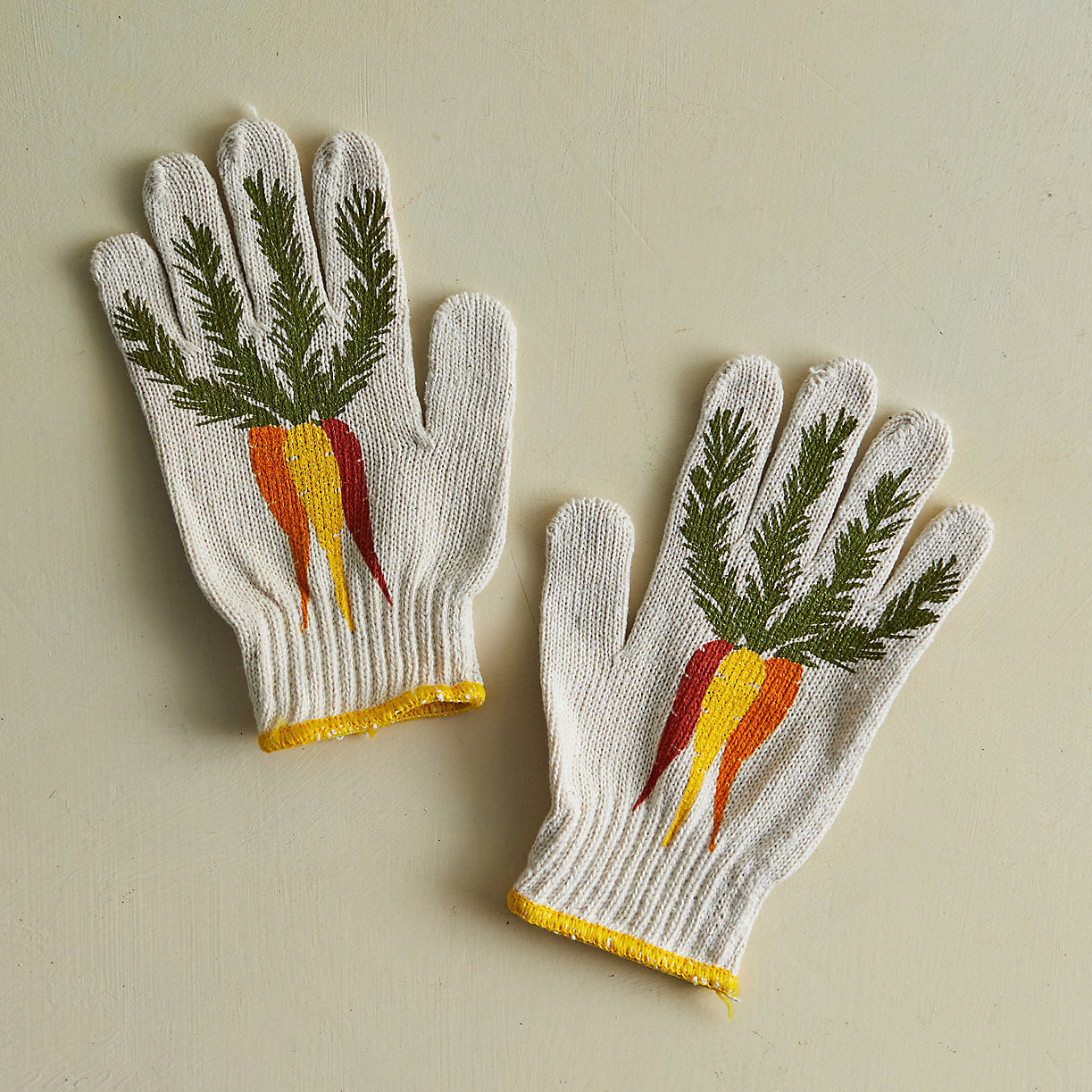 disney gardening gloves Bee Gardening Gloves Heirloom Carrots
